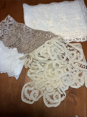 Vintage lace trims
